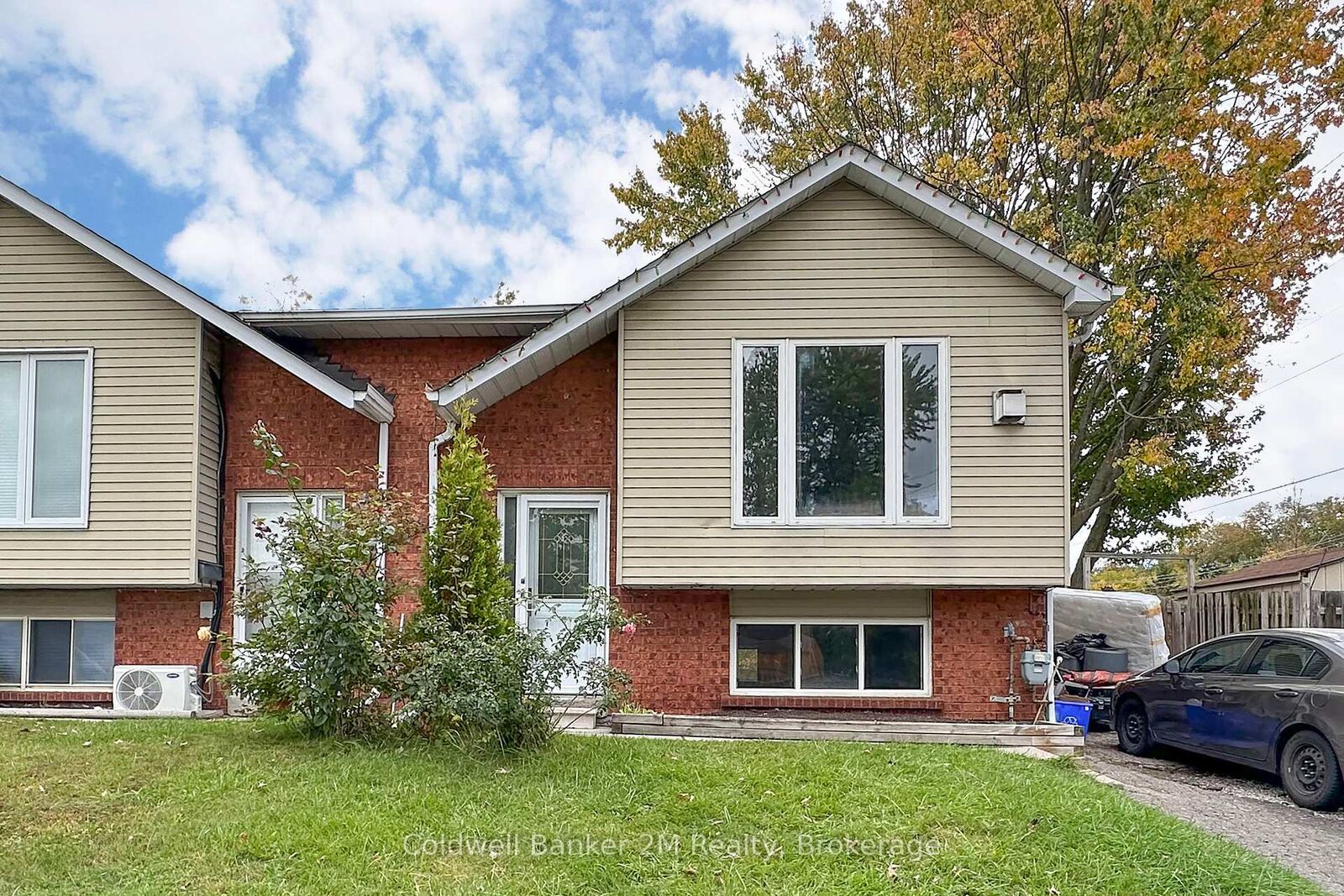 Property Photo:  673 Attersley Drive  ON L1K 1P9 