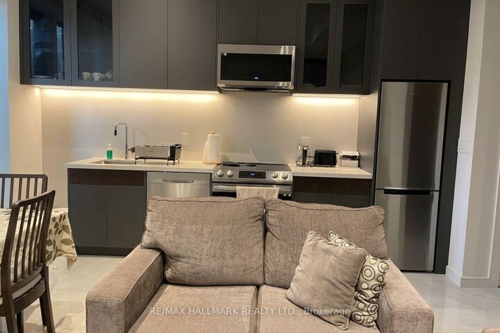 Property Photo:  125 Florence Avenue A (Lower)  ON M2N 1G2 