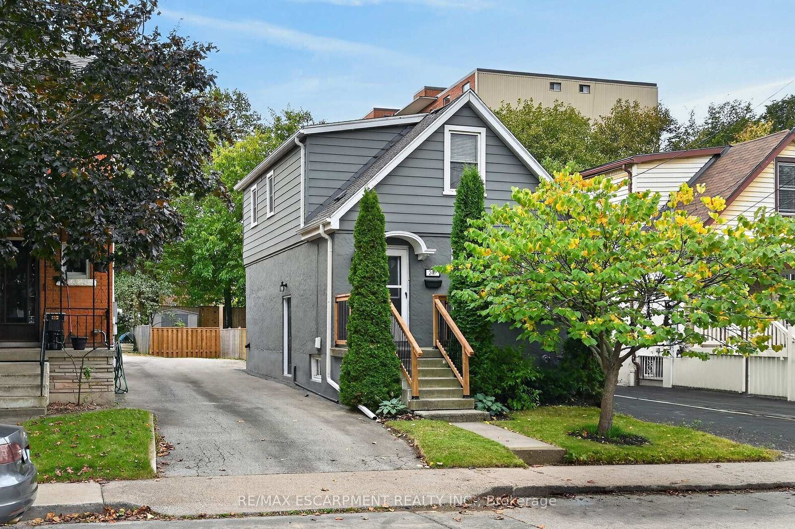 Property Photo:  247 Homewood Avenue  ON L8P 2M7 