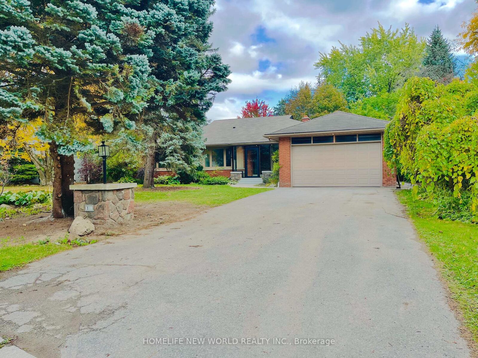 Property Photo:  14 Rollscourt Drive  ON M2L 1X5 