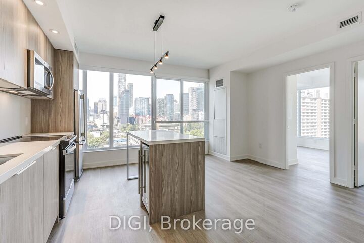 Property Photo:  120 Ontario Street Q817  ON M5A 1C4 