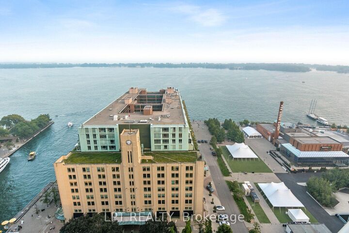 Property Photo:  208 Queens Quay W 2604  ON M5J 2Y5 