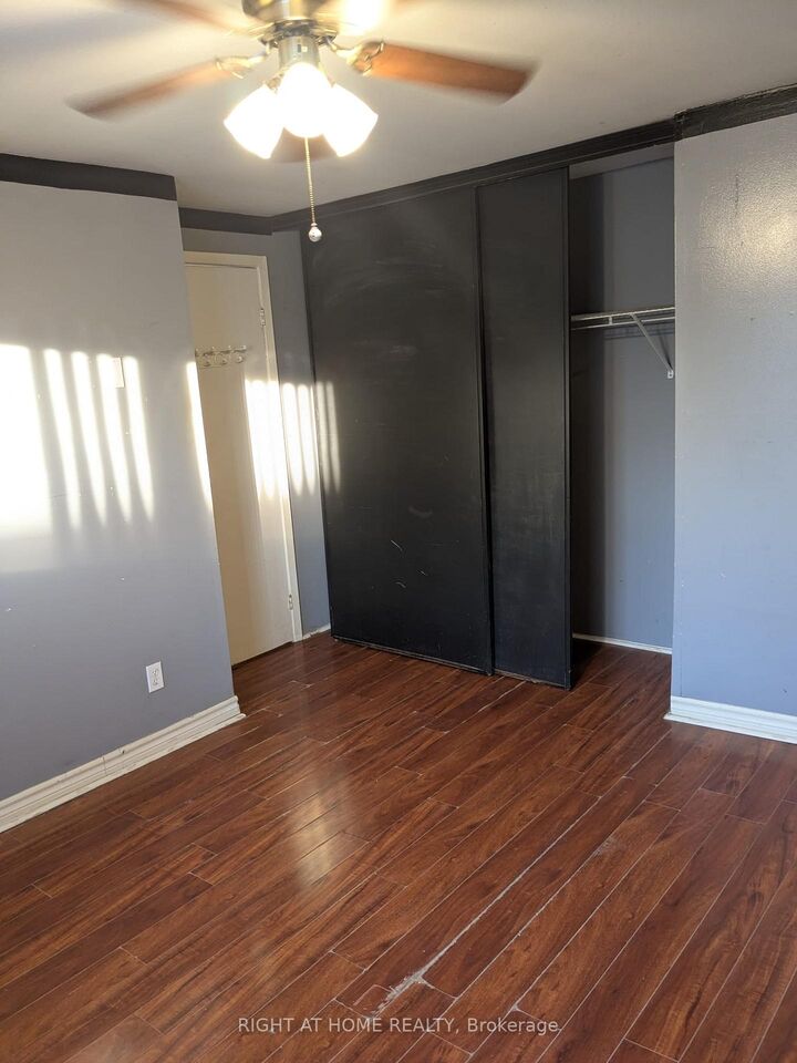 Property Photo:  529 Parkview Crescent 12  ON N3H 4Z9 