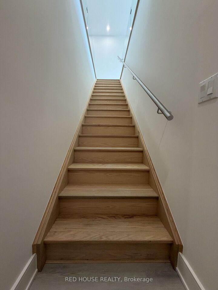 Property Photo:  49 Everett Common  ON L2P 0H1 