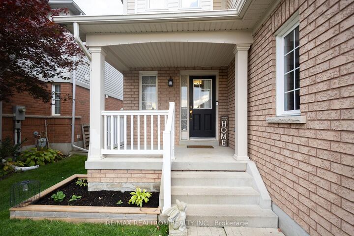 Property Photo:  119 William Cowles Drive  ON L1C 0E3 