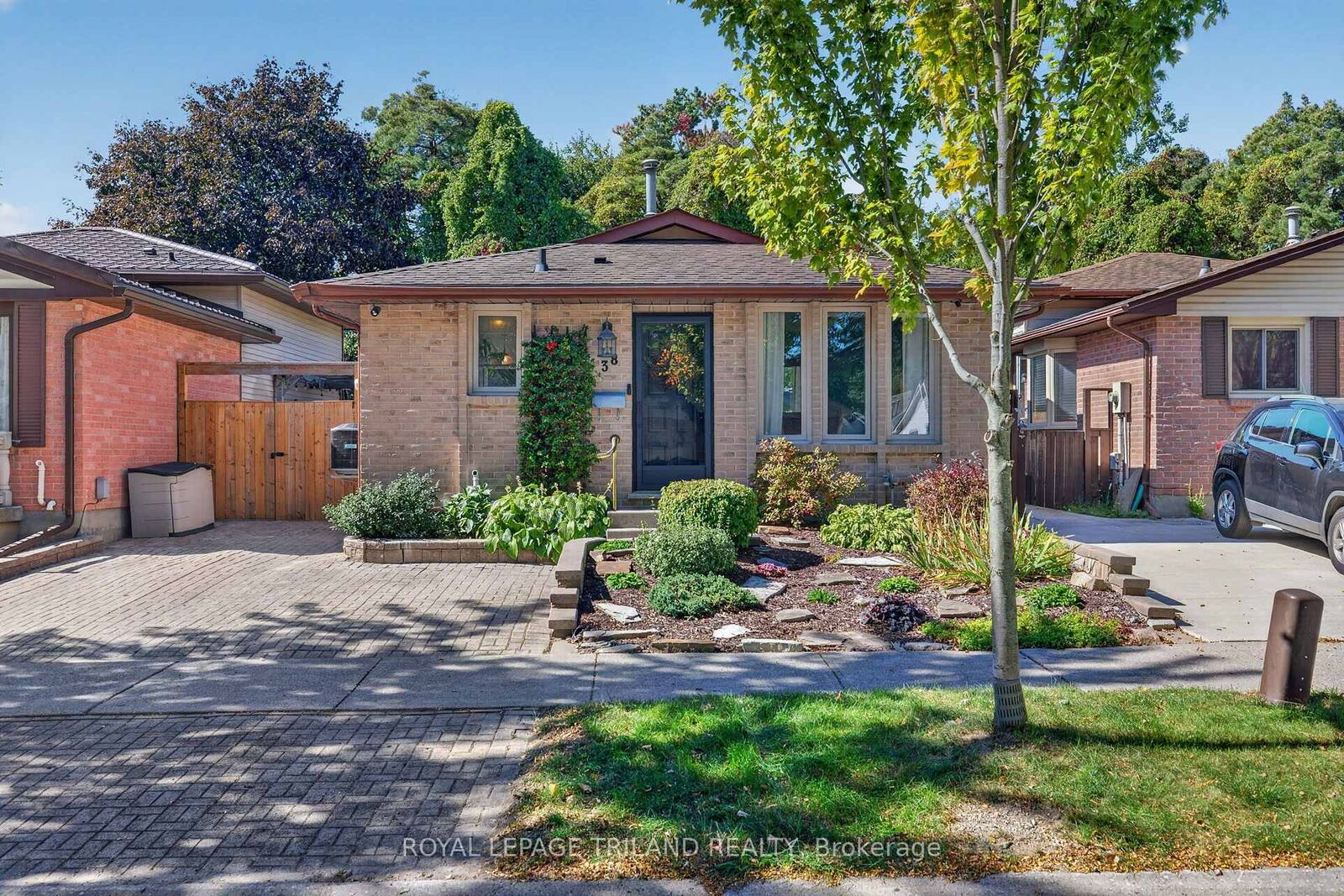 Property Photo:  38 Caprice Crescent  ON N5V 3M2 