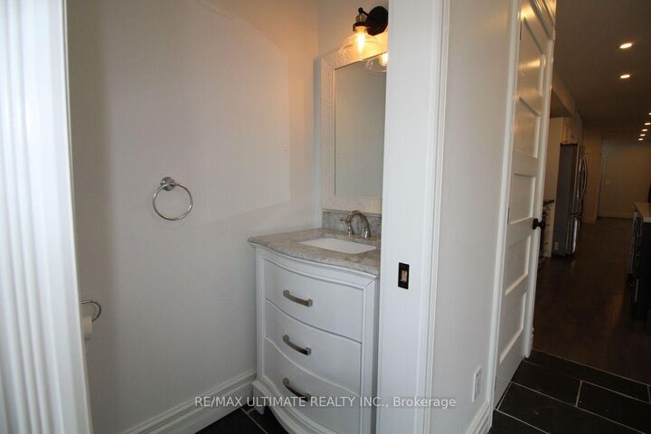 Property Photo:  122 Boultbee Avenue Upper  ON M4J 1B4 