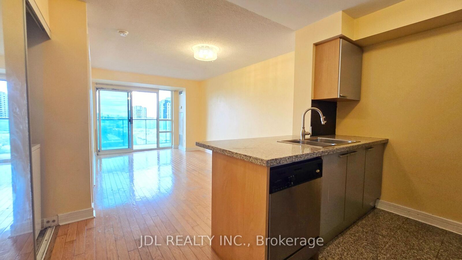Property Photo:  16 Harrison Garden Boulevard 1009  ON M2N 7J6 