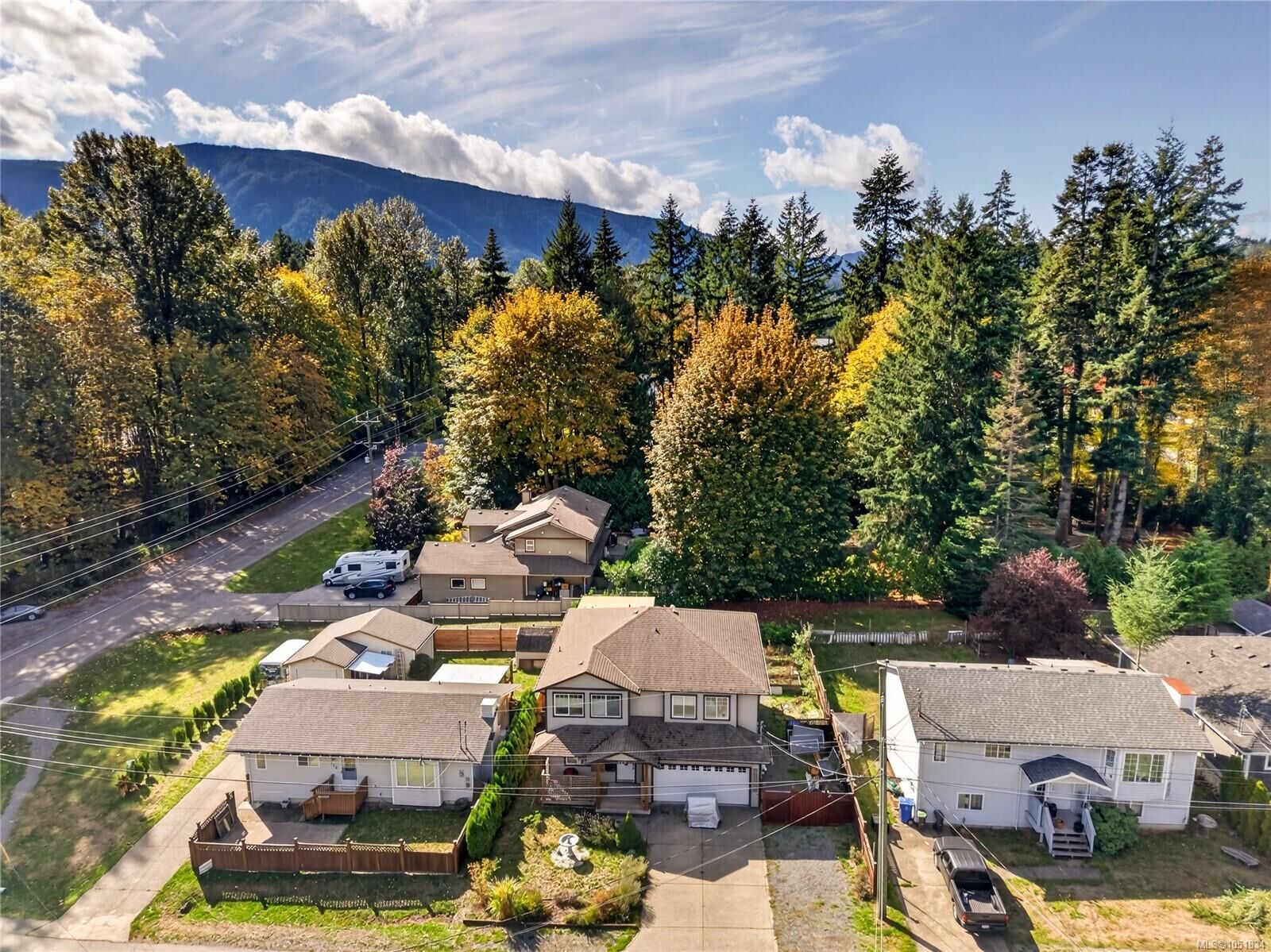 Property Photo:  120 Lake Park Rd  BC V0R 2G0 