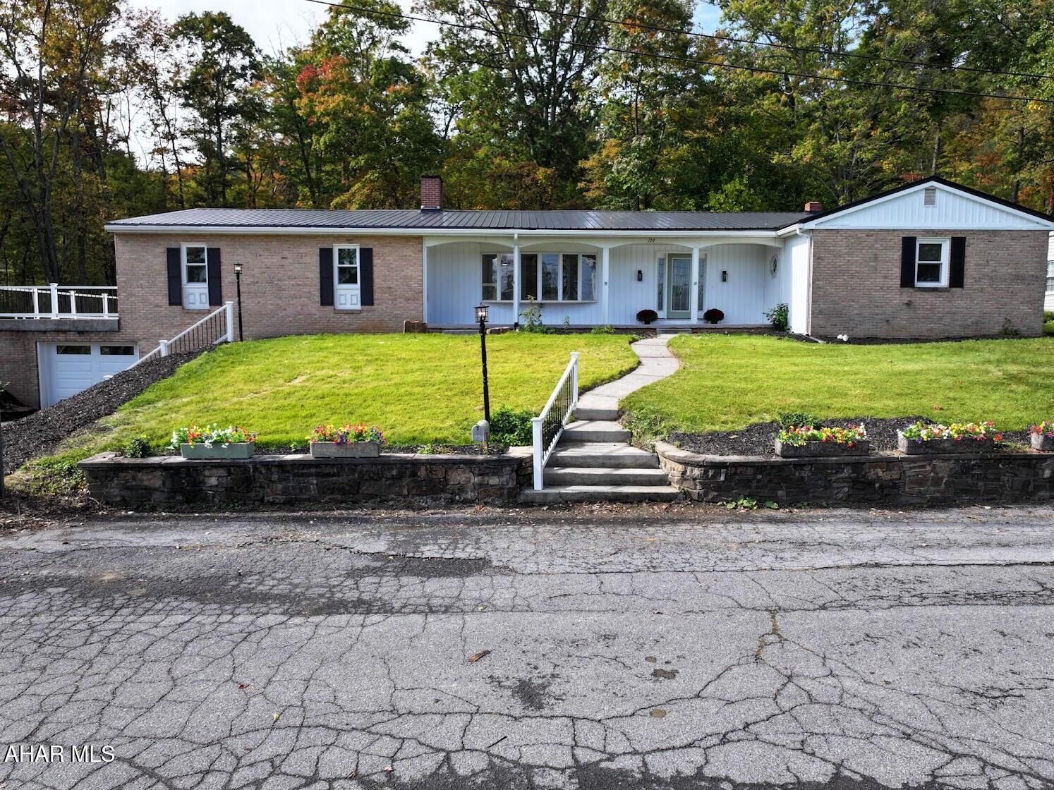 Property Photo: 122 Evergreen Drive PA 15522