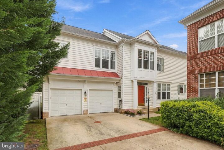 Property Photo: 10036 Pentland Hills Way VA 20136