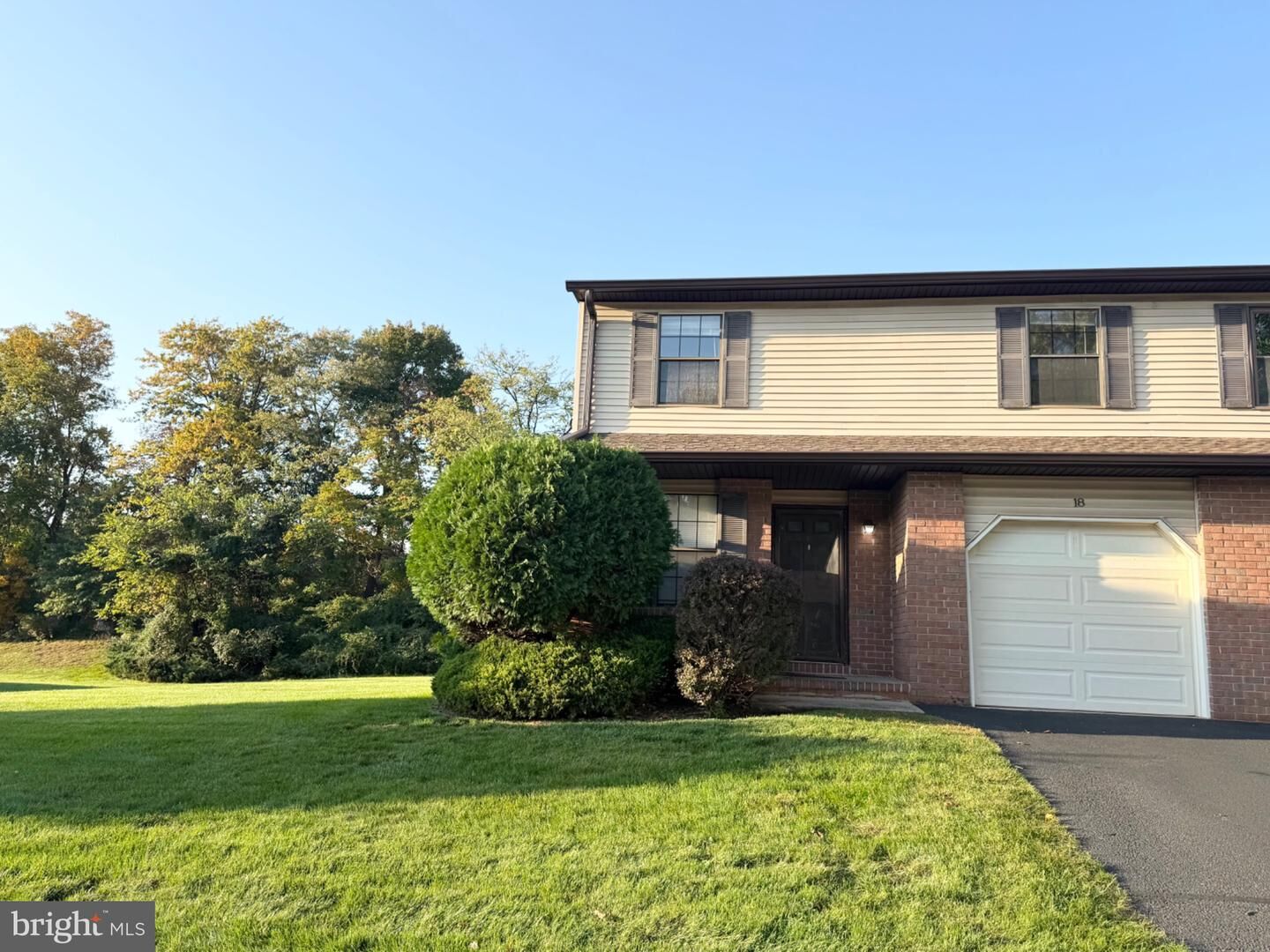 Property Photo:  18 Dogwood Drive  NJ 08820 