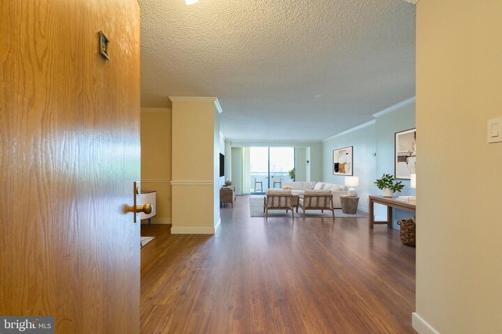 Property Photo: 1800 Old Meadow Road 806 VA 22102