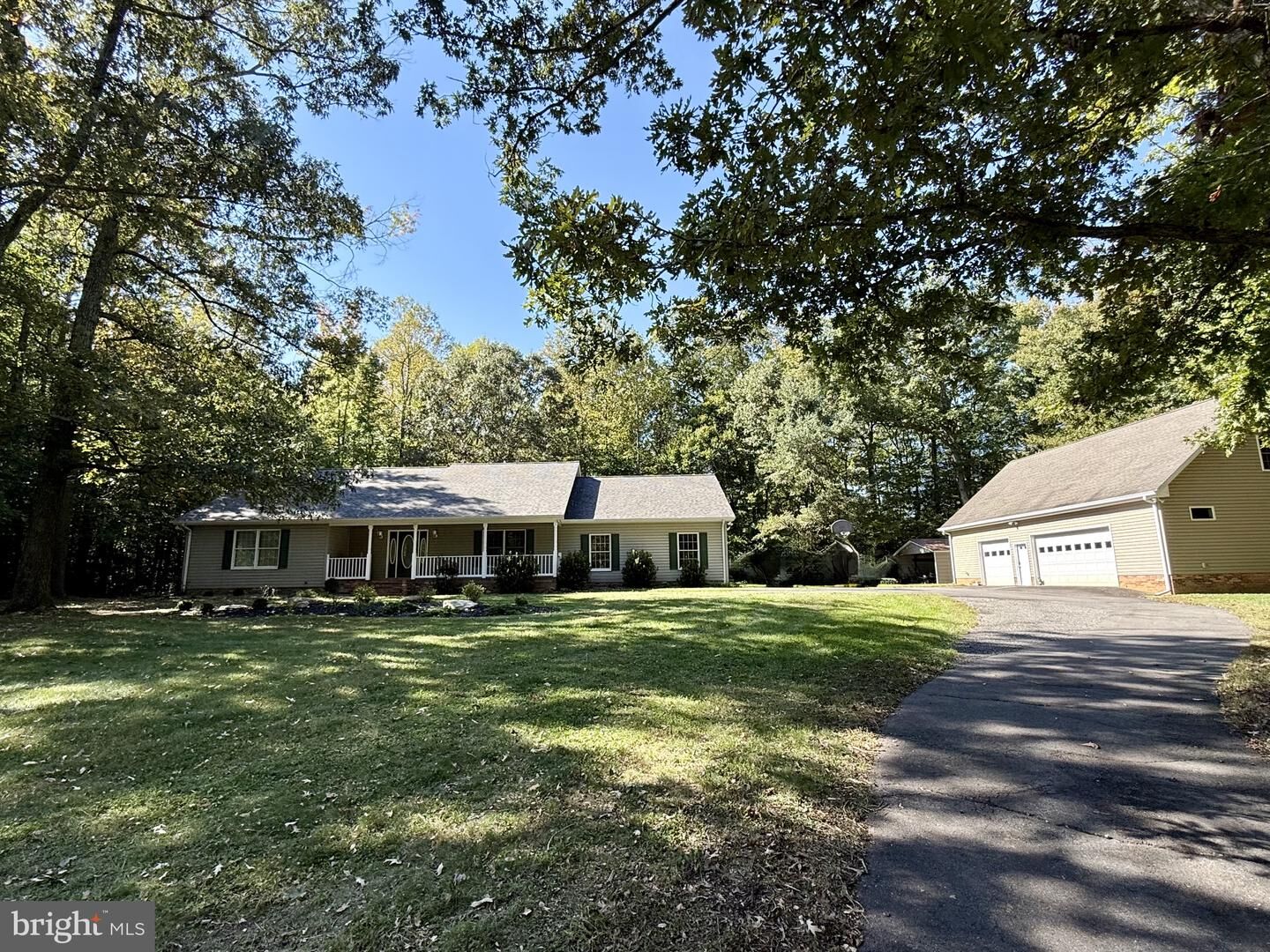 Property Photo:  43073 Wit And Folly Way  MD 20636 