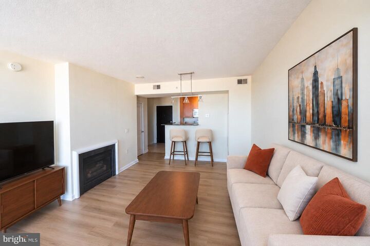 Property Photo:  851 N Glebe Road 1714  VA 22203 
