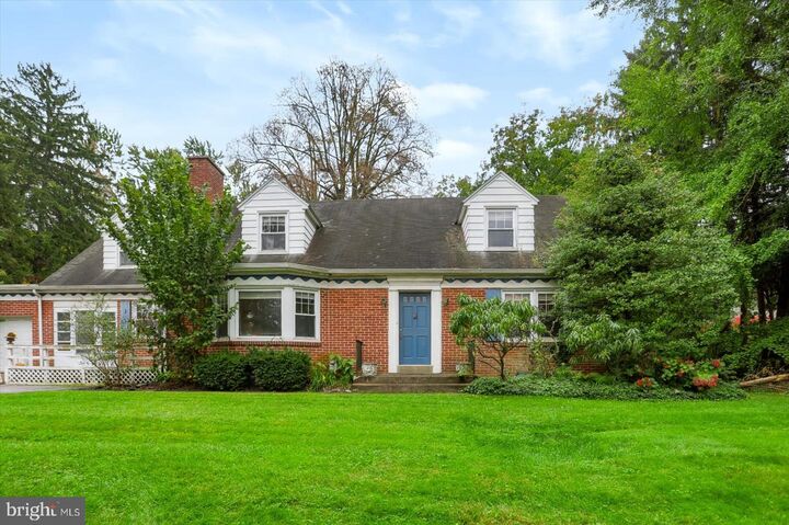 Property Photo:  958 Country Club Road  PA 17403 