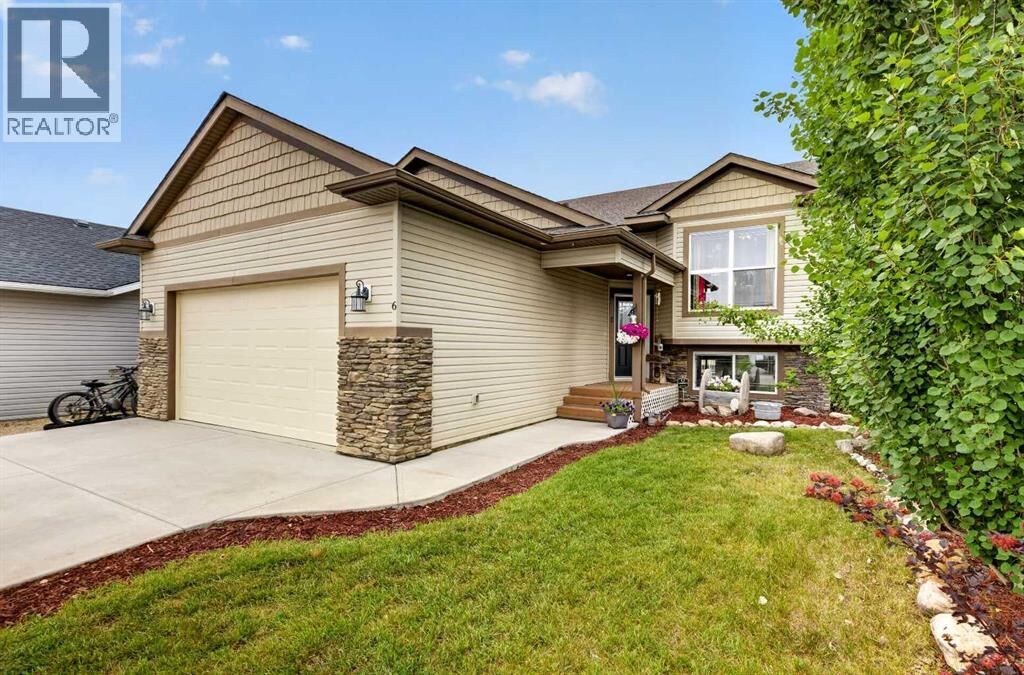 Property Photo: 6 Valarosa Cove AB T0M 0W0