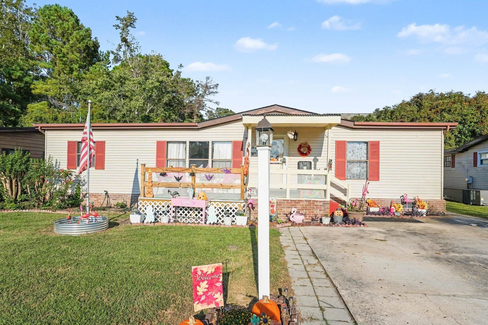 Property Photo:  150 Queens Rd.  SC 29566 
