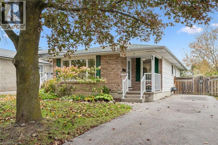 Property Photo:  35 Pepperwood Crescent  ON N2A 2R4 