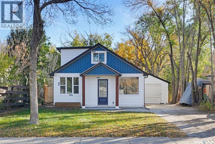 Property Photo:  836 K Avenue N  SK S7L 2N1 