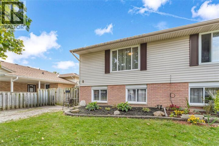 Property Photo:  8 Timothy Crescent  ON N7L 4Z1 