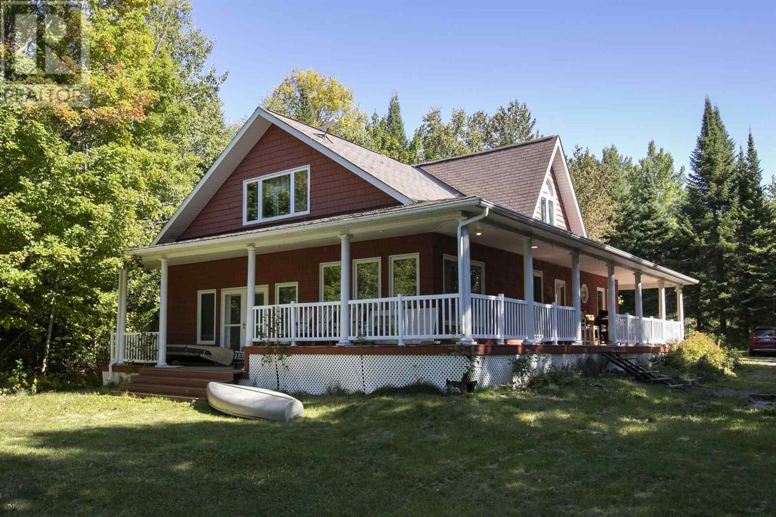 Property Photo:  696 Lakeshore Dr S, Dennis Township  ON P6A 6K4 