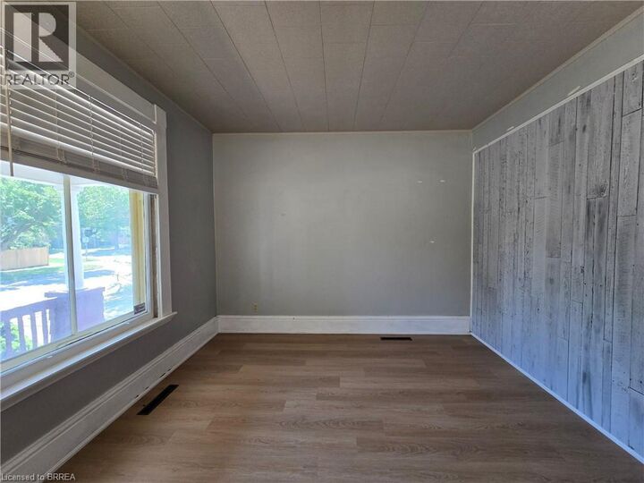Property Photo:  196 Wellington Street  ON N3S 3Z2 