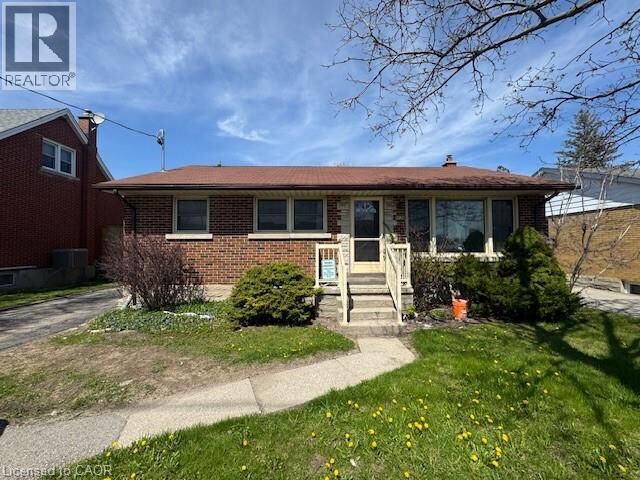 Property Photo:  1124 Weber Street East 1  ON N2A 1B9 
