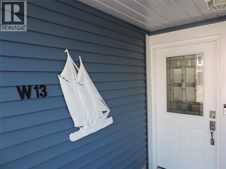 Property Photo: 1500 Venetian Boulevard W-13 ON N7T 7W4