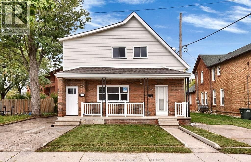 Property Photo:  736 University East 2  ON N9A 2Z7 