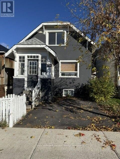 Property Photo:  1711 Donald Street East  ON P7E 5W6 