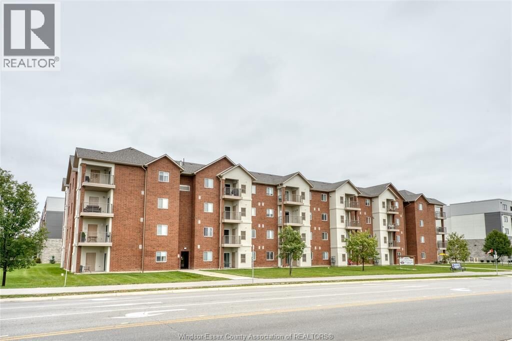 Property Photo:  2650 Sandwich West Parkway 402  ON N9H 0A7 