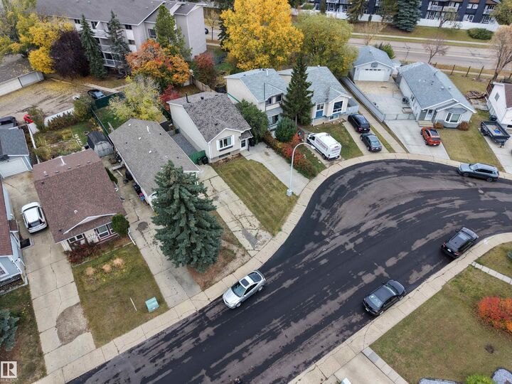 Property Photo:  4514 35A Avenue NW  AB T6L 4T1 