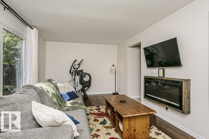 Property Photo:  117 Woodstock NW  AB T5T 0H6 