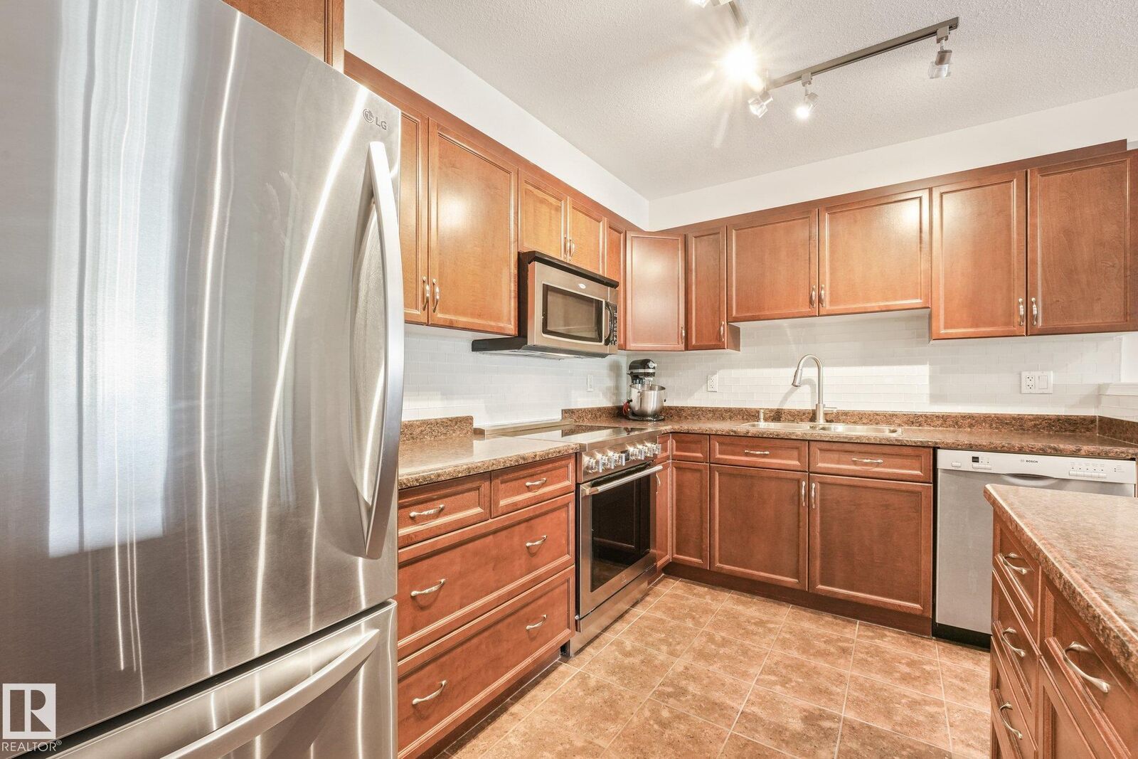 Photo de la propriété:  1589 Glastonbury Boulevard NW 209  AB T5T 2V1 