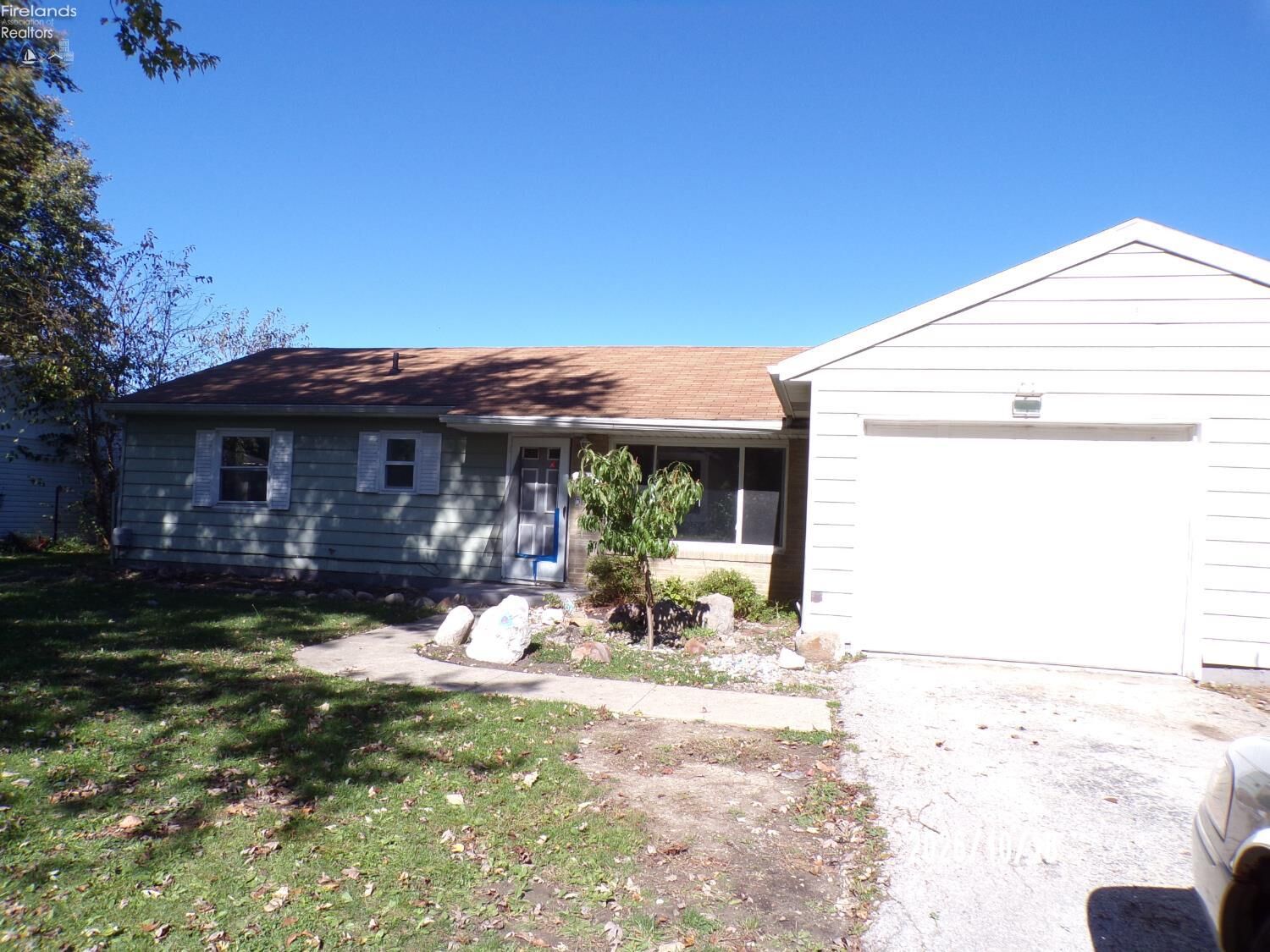 Property Photo:  1058 Springwood Drive  OH 43420 