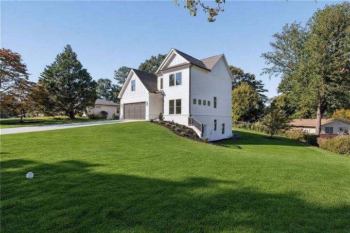 Property Photo:  2425 Elmwood Circle  GA 30339 