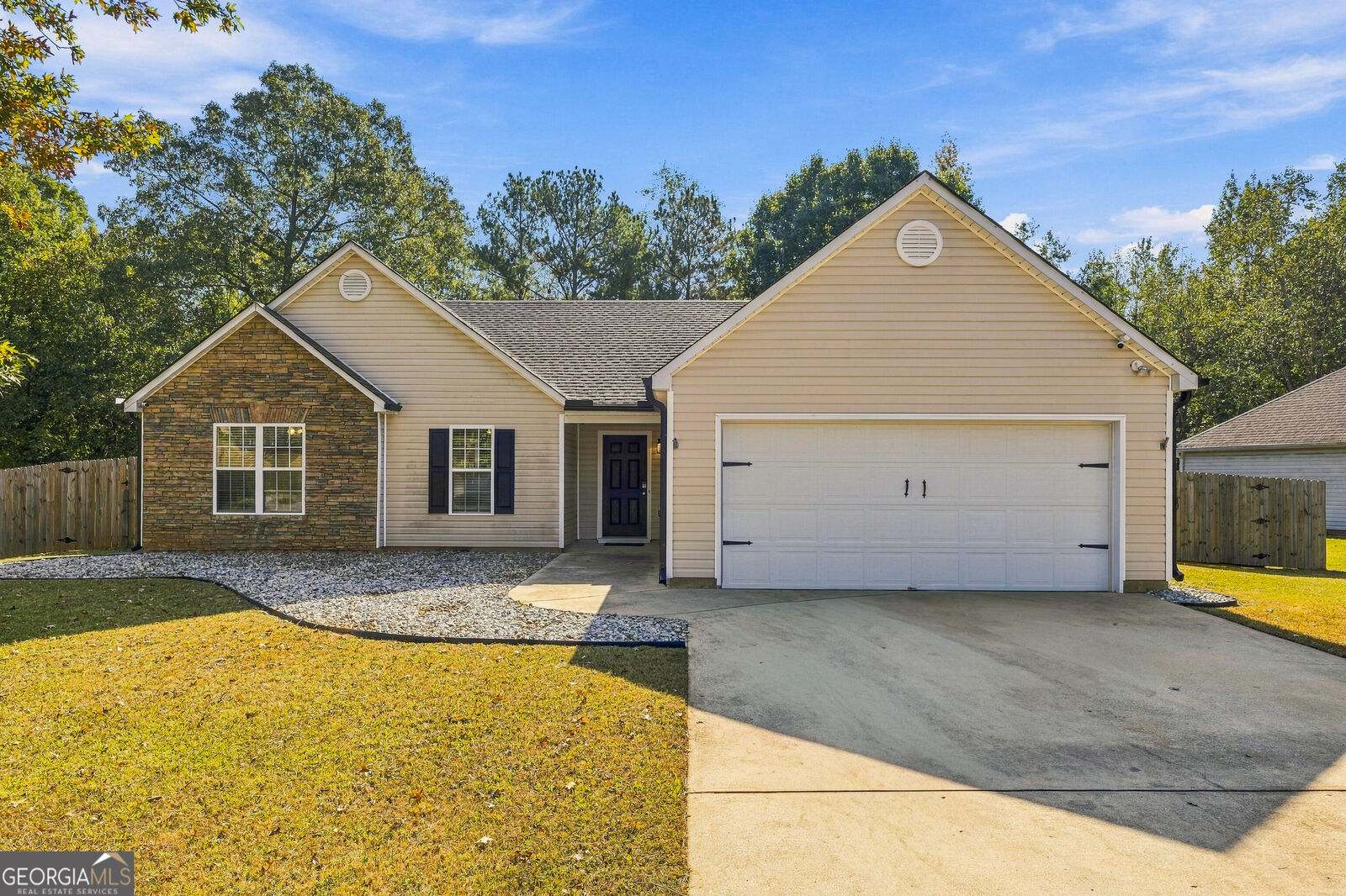 Property Photo: 170 Vintage Drive GA 30014