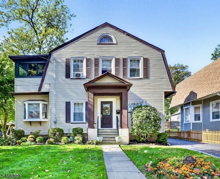 Property Photo:  835 Osborne Ave  NJ 07062 
