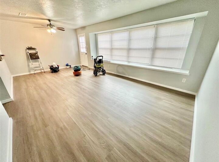 Property Photo: 3860 Laura Leigh Drive TX 77546