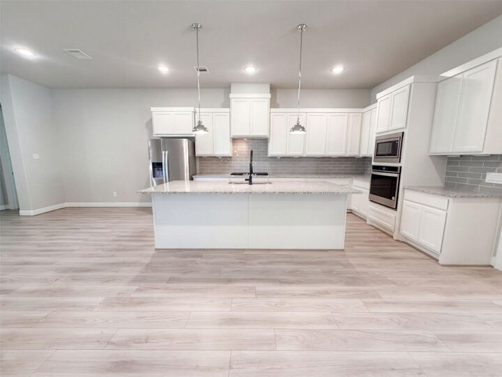 Property Photo:  317 Treaty Oak Court  TX 77354 