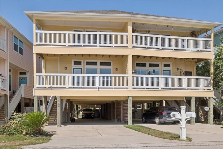 Property Photo: 705 N Bayshore Drive TX 77571