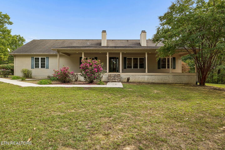 Property Photo: 5075 Eastland Rd TN 38583