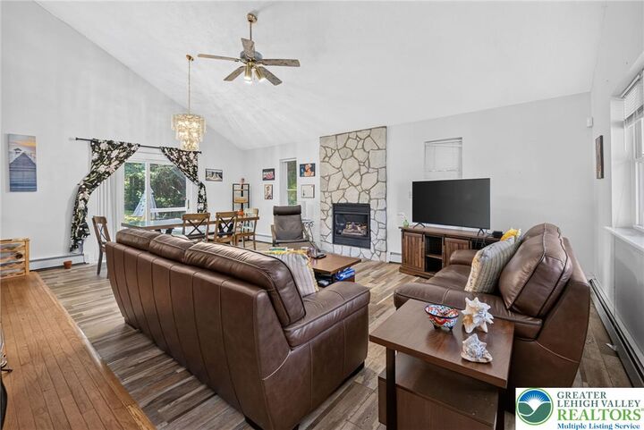 Property Photo:  3103 Evergreen Circle  PA 18466 