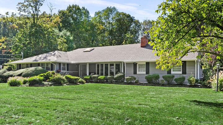Property Photo:  49 Salem Ridge Drive  NY 11743 