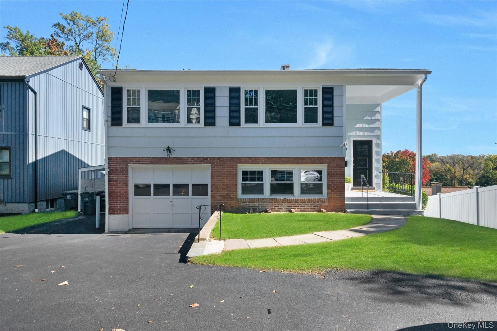 Property Photo:  187 Old Mamaroneck Road  NY 10605 