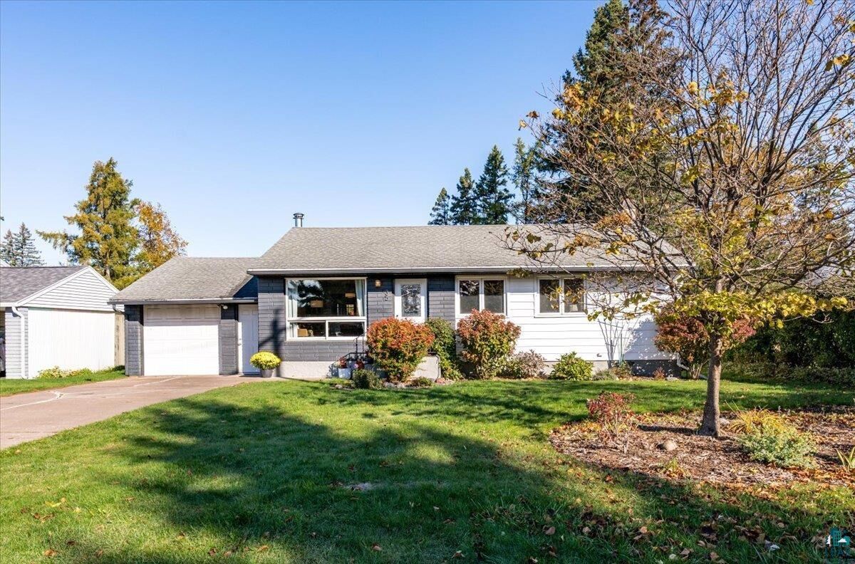 Property Photo:  35 E Niagara St  MN 55811 