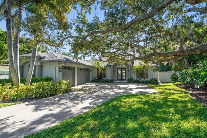 Property Photo:  2265 Kent Drive  FL 33774 