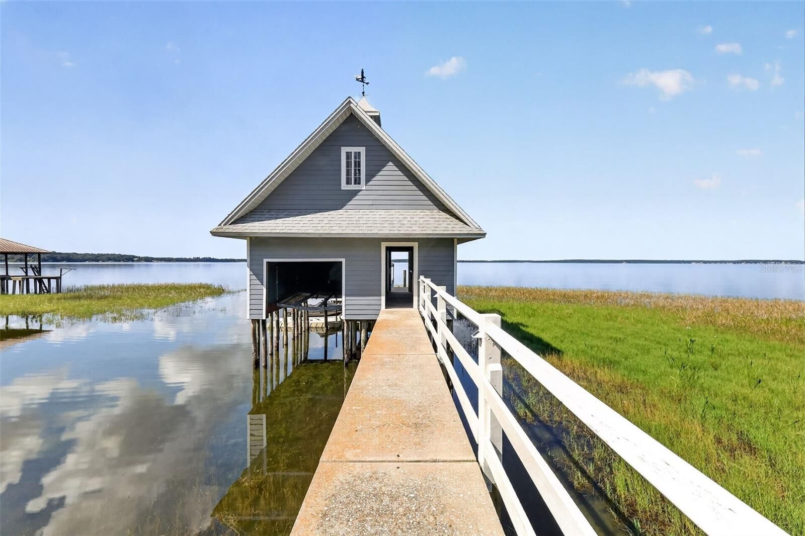 Property Photo: 15050 SE 140th Avenue Road FL 32195