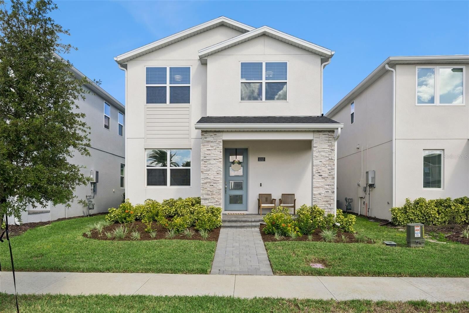 Property Photo: 1717 Crowncrest Drive FL 32703